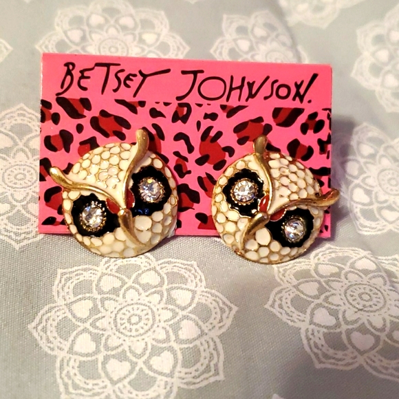 Betsey Johnson Owl Earrings - Picture 1 of 2
